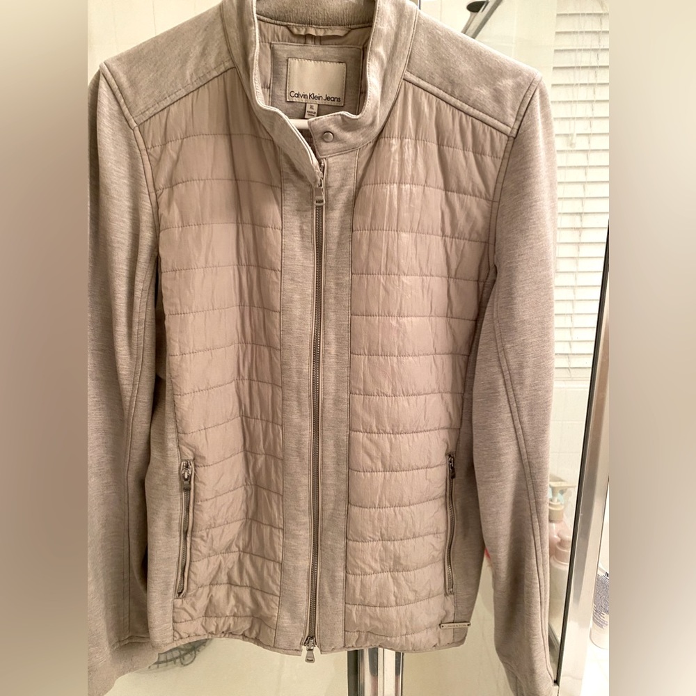 Women’s XL Calvin Klein jacket. Excellent condition. Very warm for the thickness